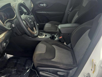 2017 Jeep Cherokee Sport