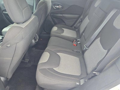 2017 Jeep Cherokee Sport