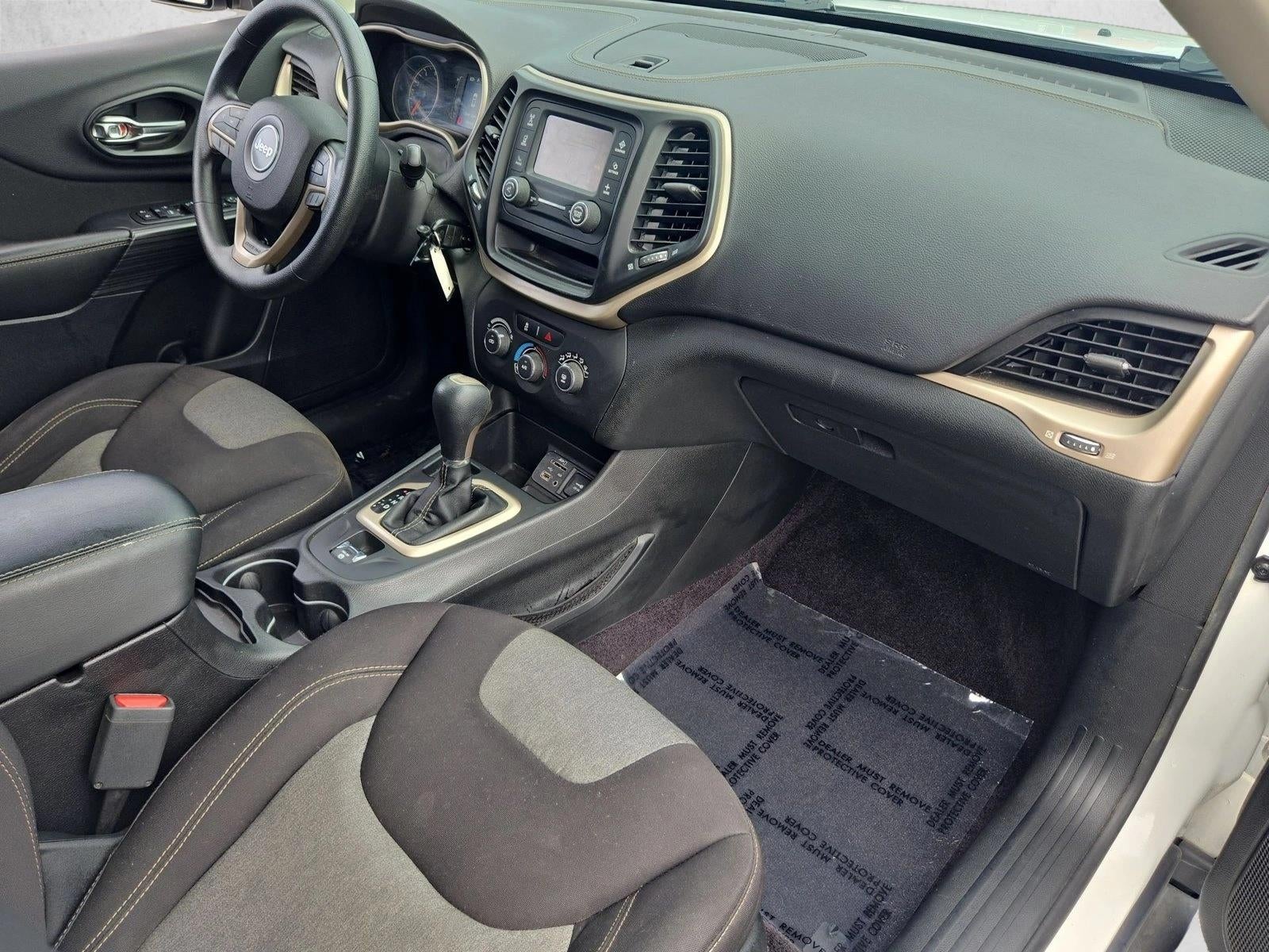 2017 Jeep Cherokee Sport