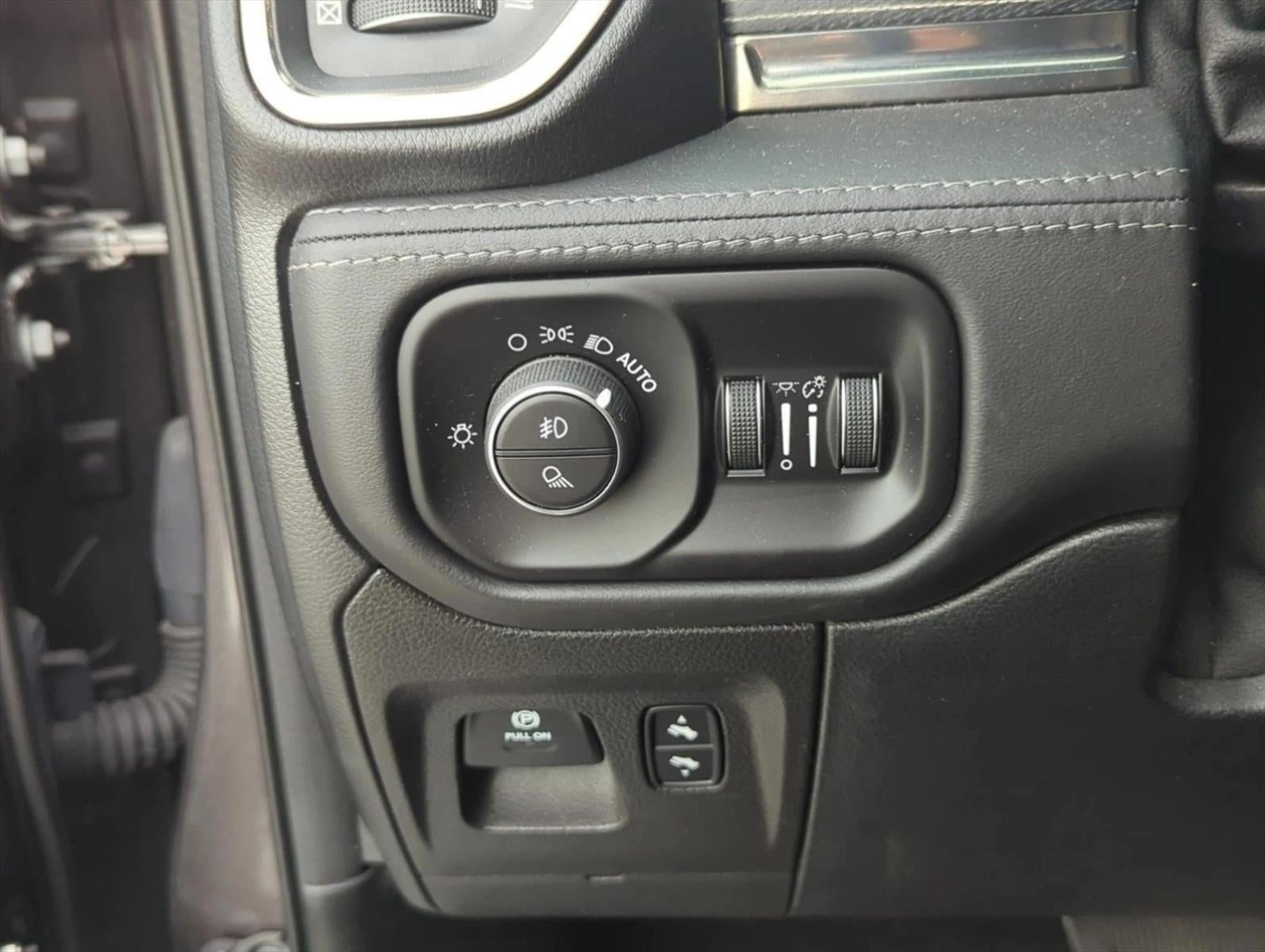 2020 RAM 1500 Limited Crew Cab 4x4 6'4" Box
