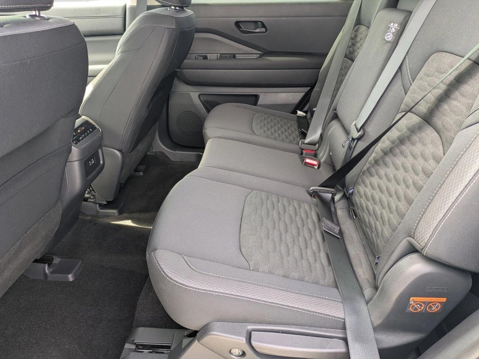 2025 Nissan Pathfinder SV FWD