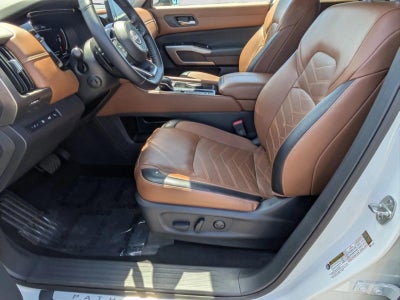 2024 Nissan Pathfinder Platinum FWD