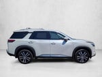 2024 Nissan Pathfinder Platinum FWD