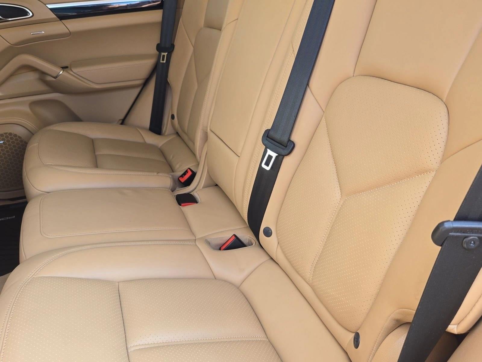 2016 Porsche Cayenne Base