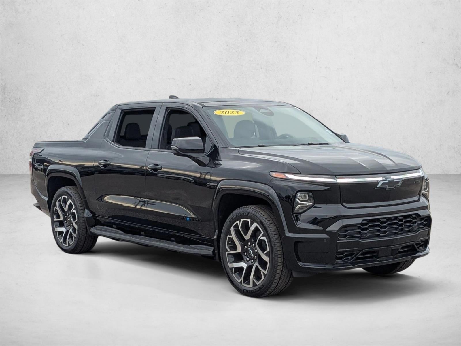 2025 Chevrolet Silverado EV RST - Max Range