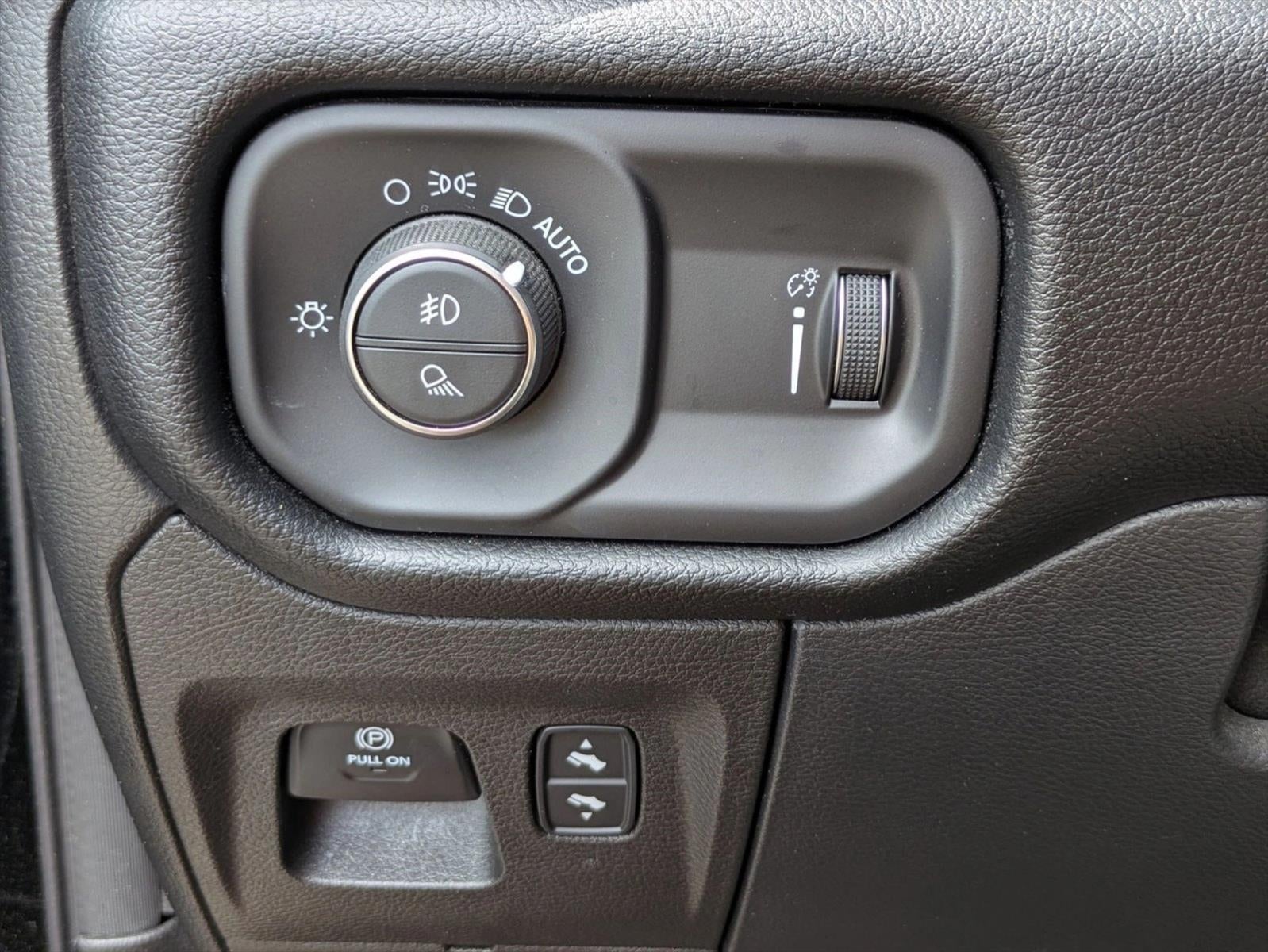 2022 RAM 1500 Big Horn 4x2 Quad Cab 6'4" Box