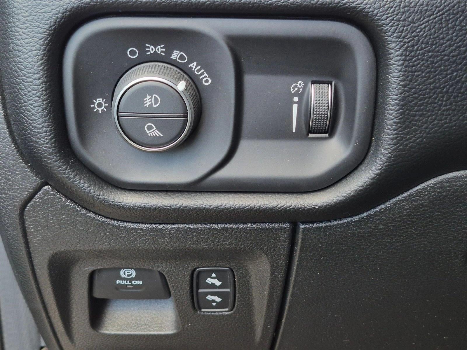 2020 RAM 1500 Big Horn 4x2 Quad Cab 6'4" Box