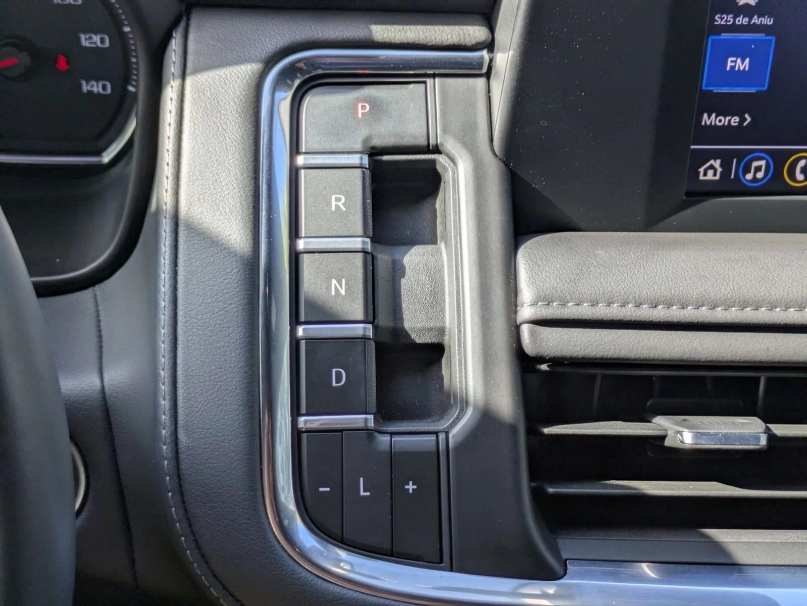 2024 Chevrolet Suburban 2WD LS