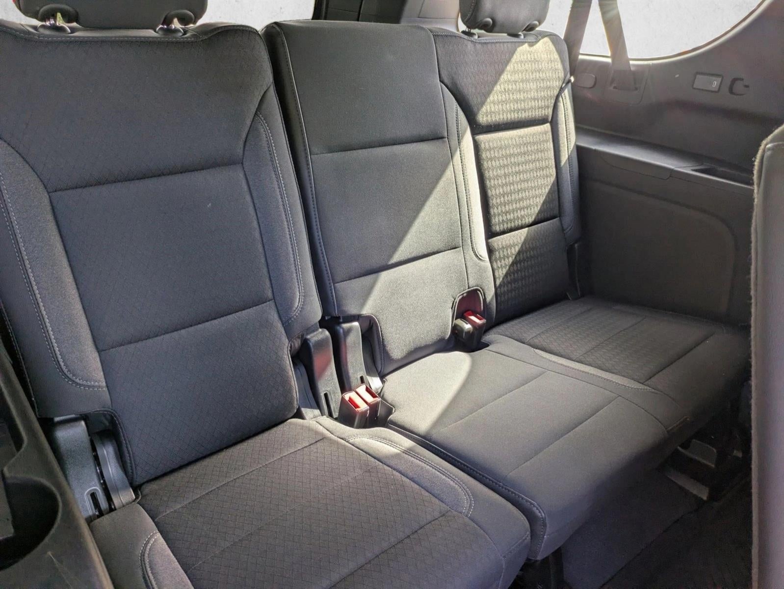 2024 Chevrolet Suburban 2WD LS