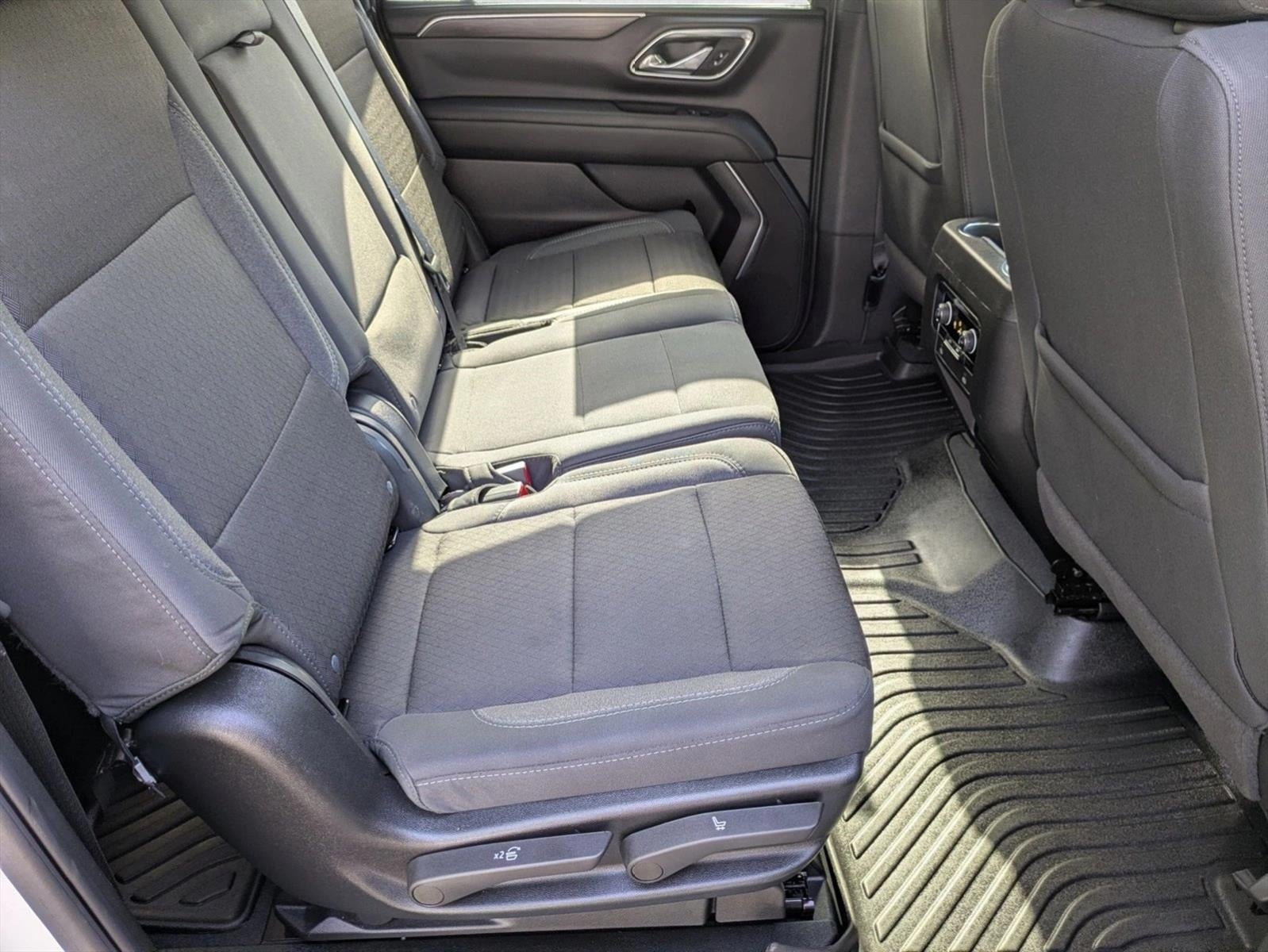 2024 Chevrolet Suburban 2WD LS