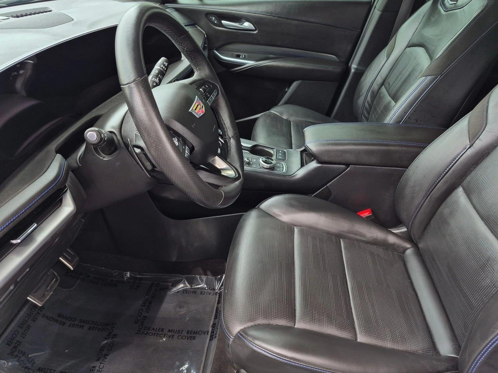 2024 Cadillac XT4 FWD 4dr Sport