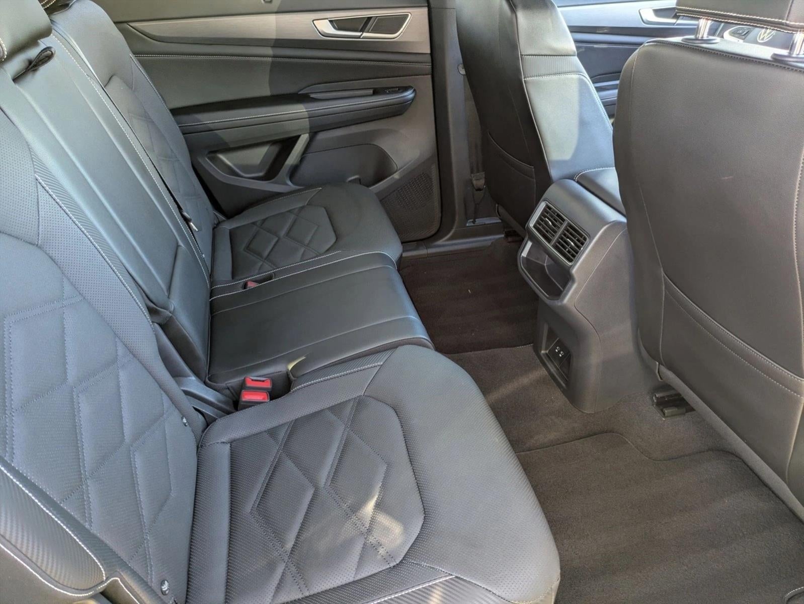 2024 Volkswagen Atlas Cross Sport 2.0T SE w/Technology FWD
