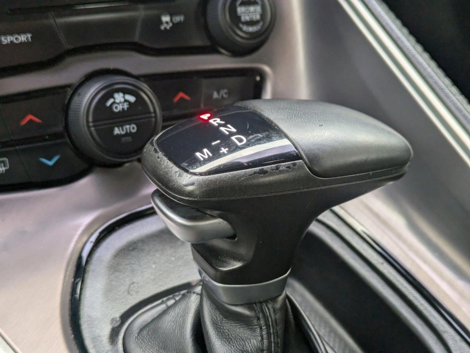 2022 Dodge Challenger SXT RWD