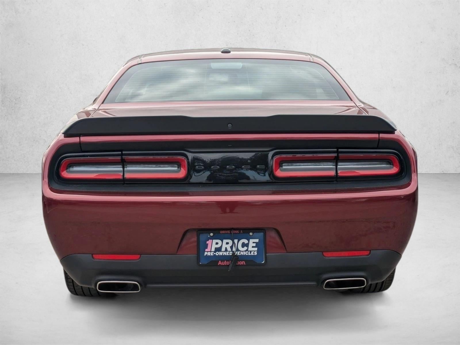 2022 Dodge Challenger SXT RWD