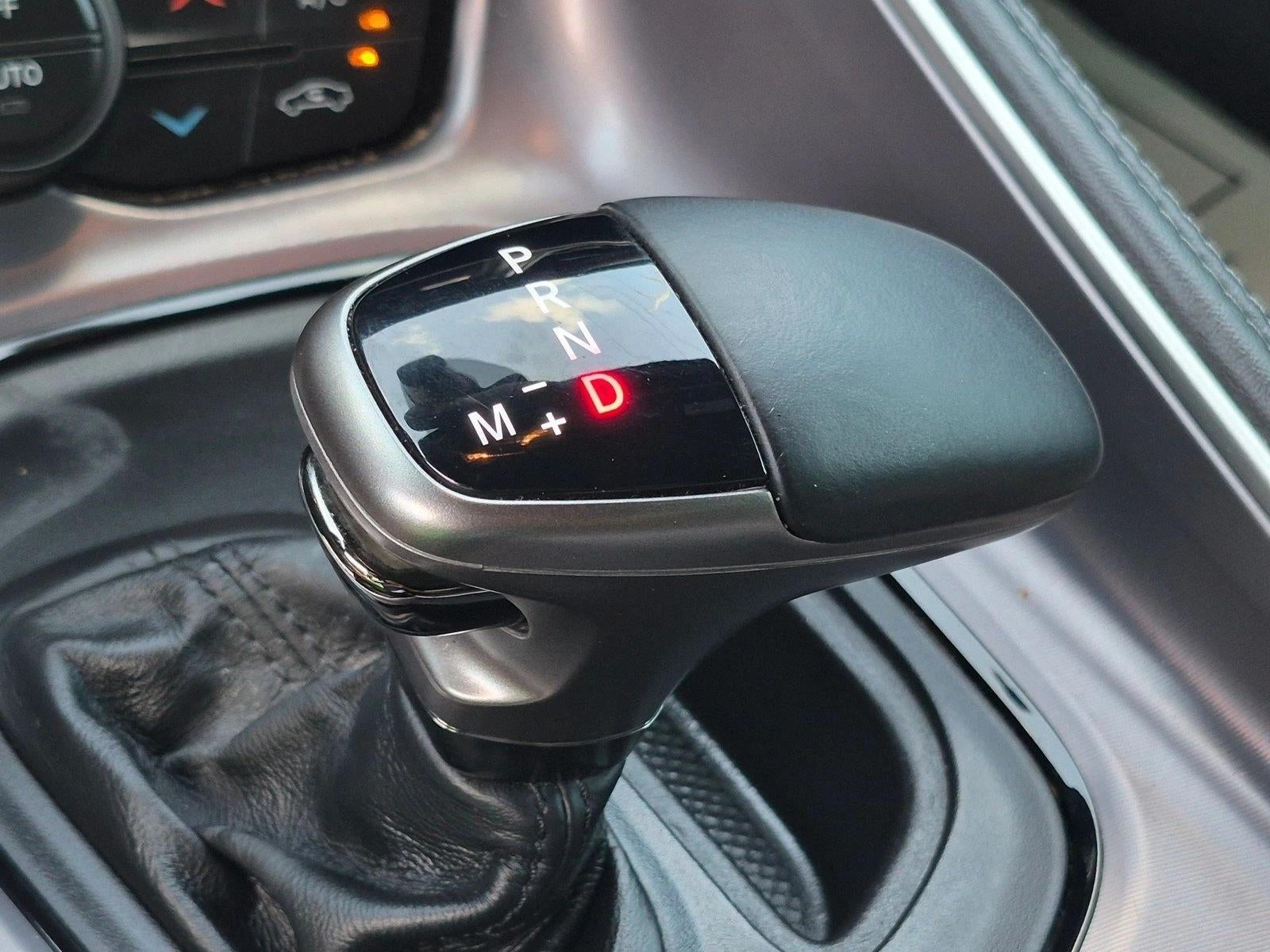 2019 Dodge Challenger SXT RWD