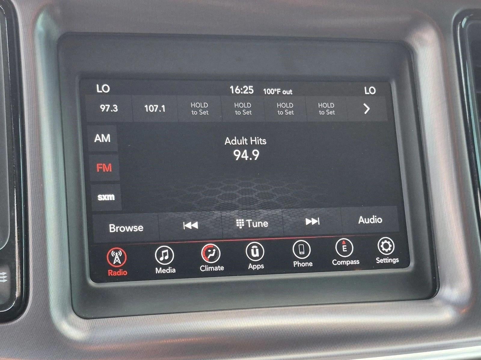 2019 Dodge Challenger SXT RWD