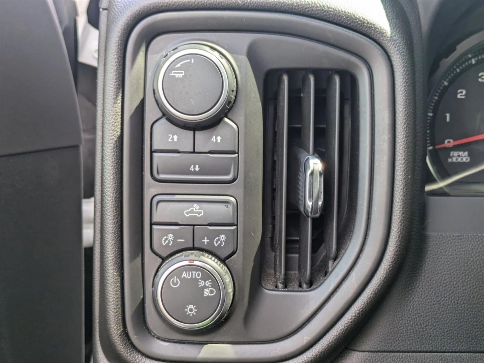 2023 Chevrolet Silverado 2500 HD Crew Cab Standard Box 4-Wheel Drive Custom