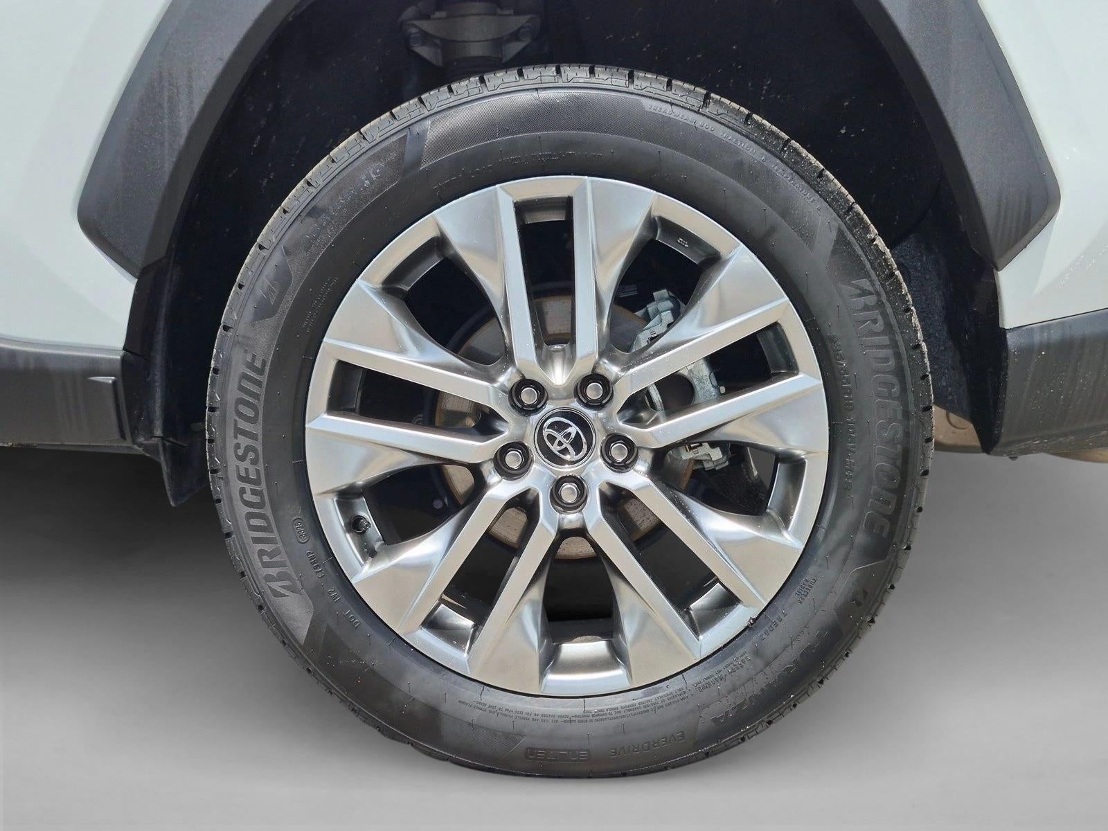 2020 Toyota RAV4 XLE Premium FWD (Natl)