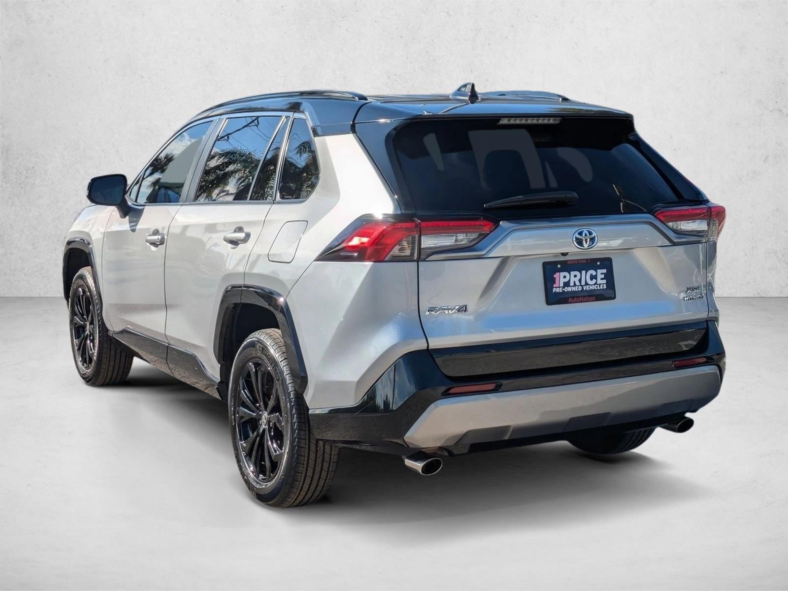 2022 Toyota RAV4 Hybrid XSE AWD (Natl)