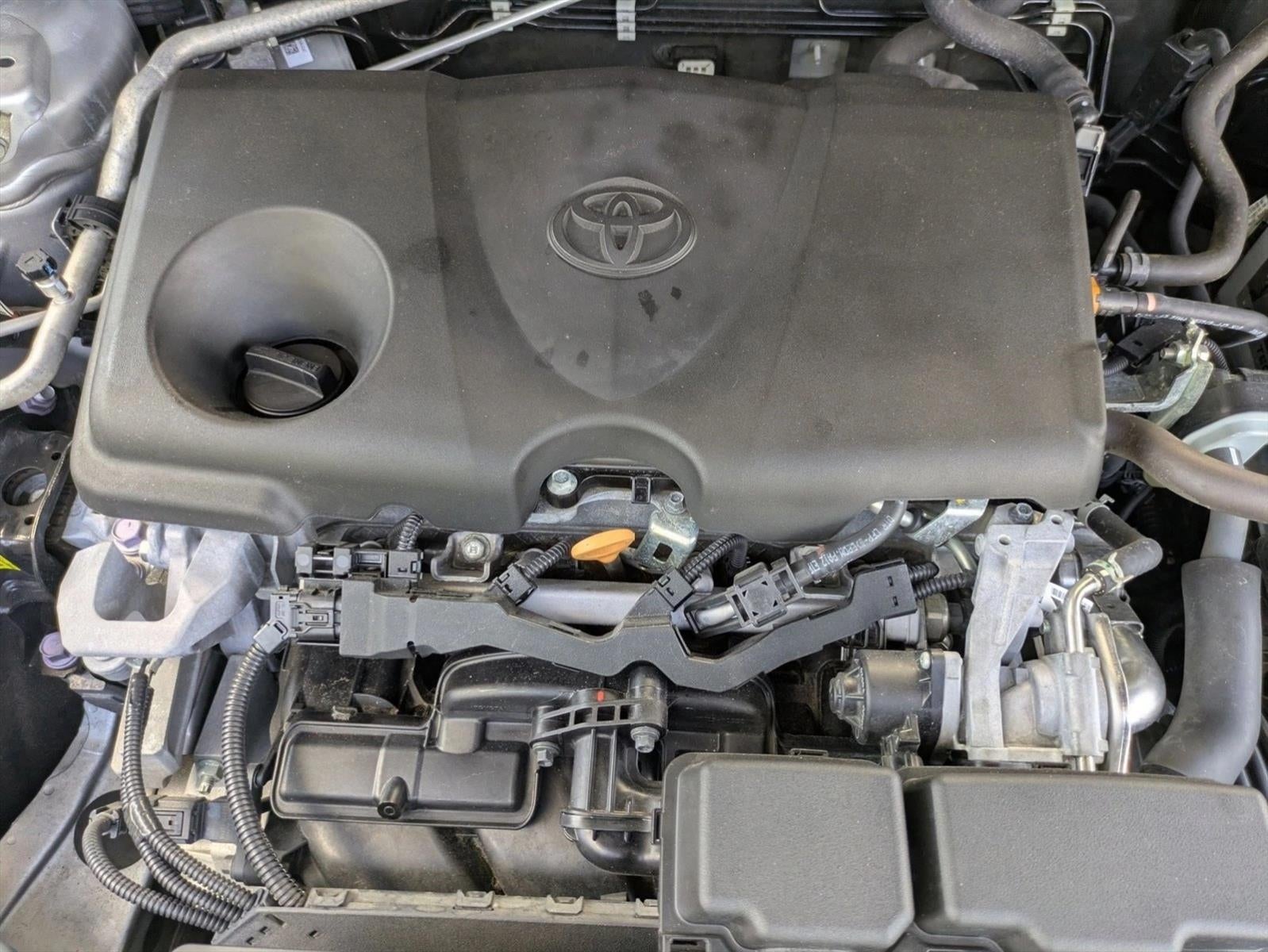 2021 Toyota RAV4 LE FWD (GS)