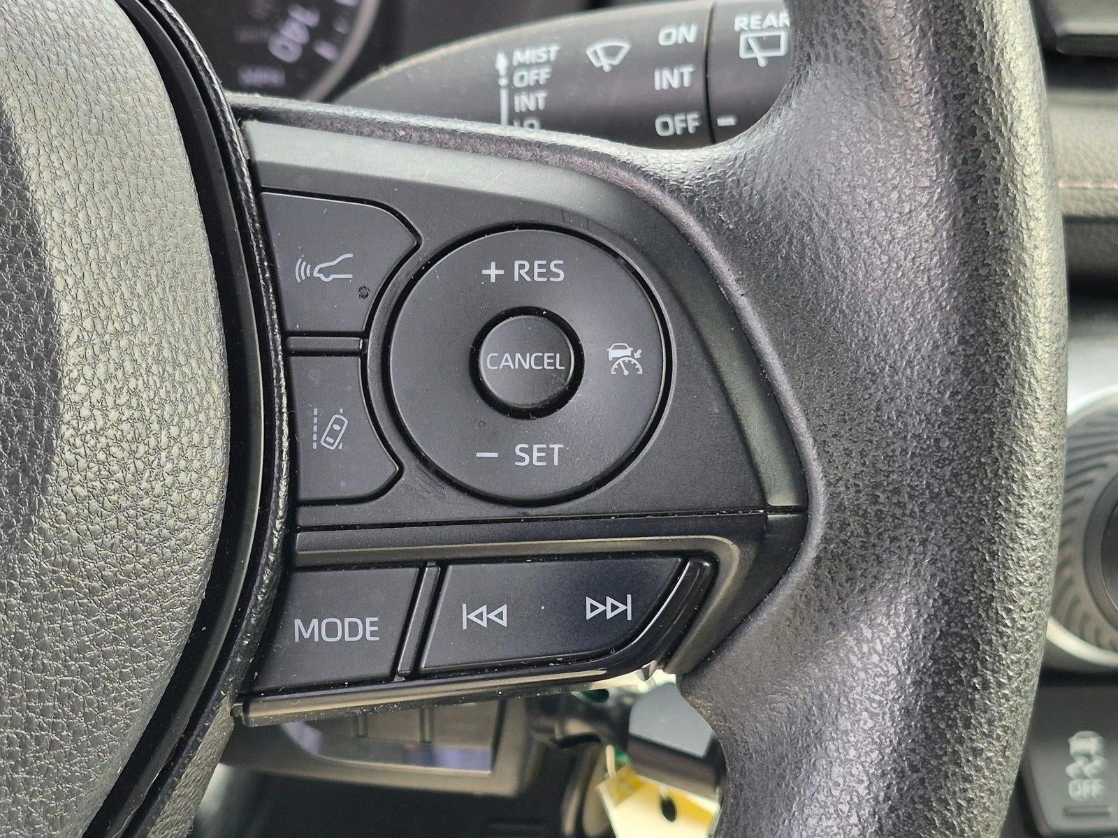 2019 Toyota RAV4 LE FWD (GS)