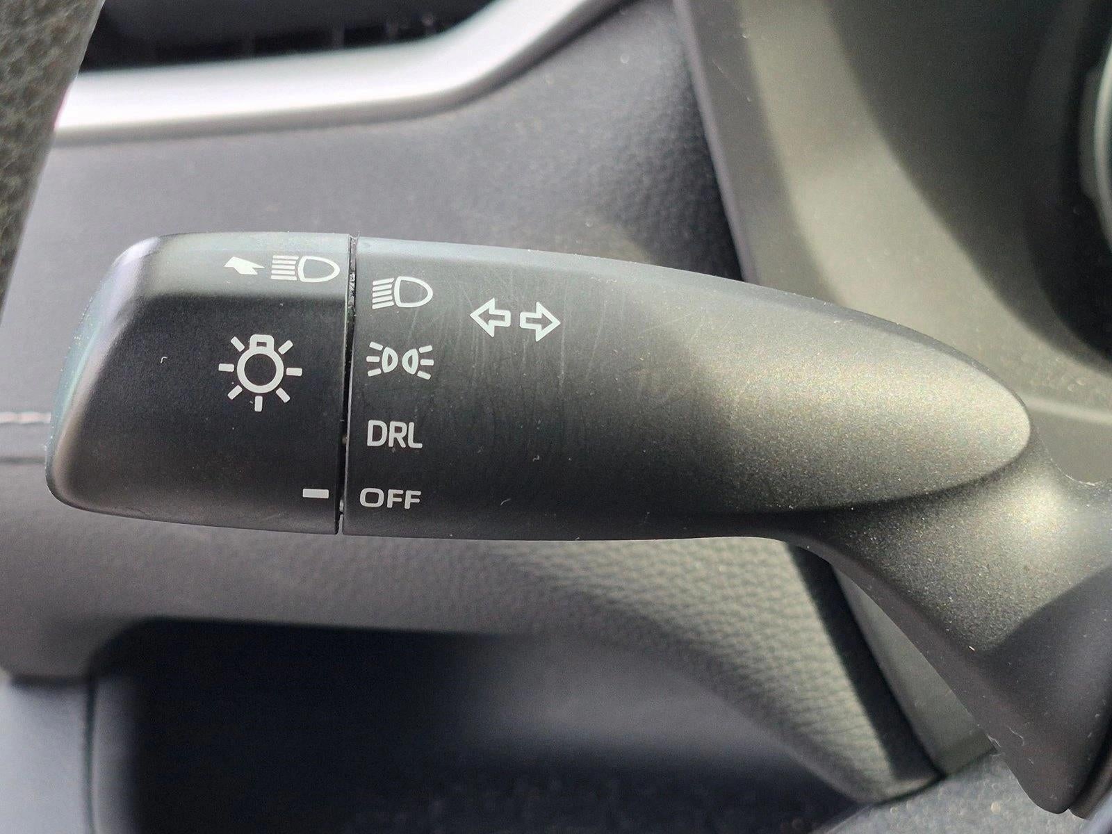 2019 Toyota RAV4 LE FWD (GS)