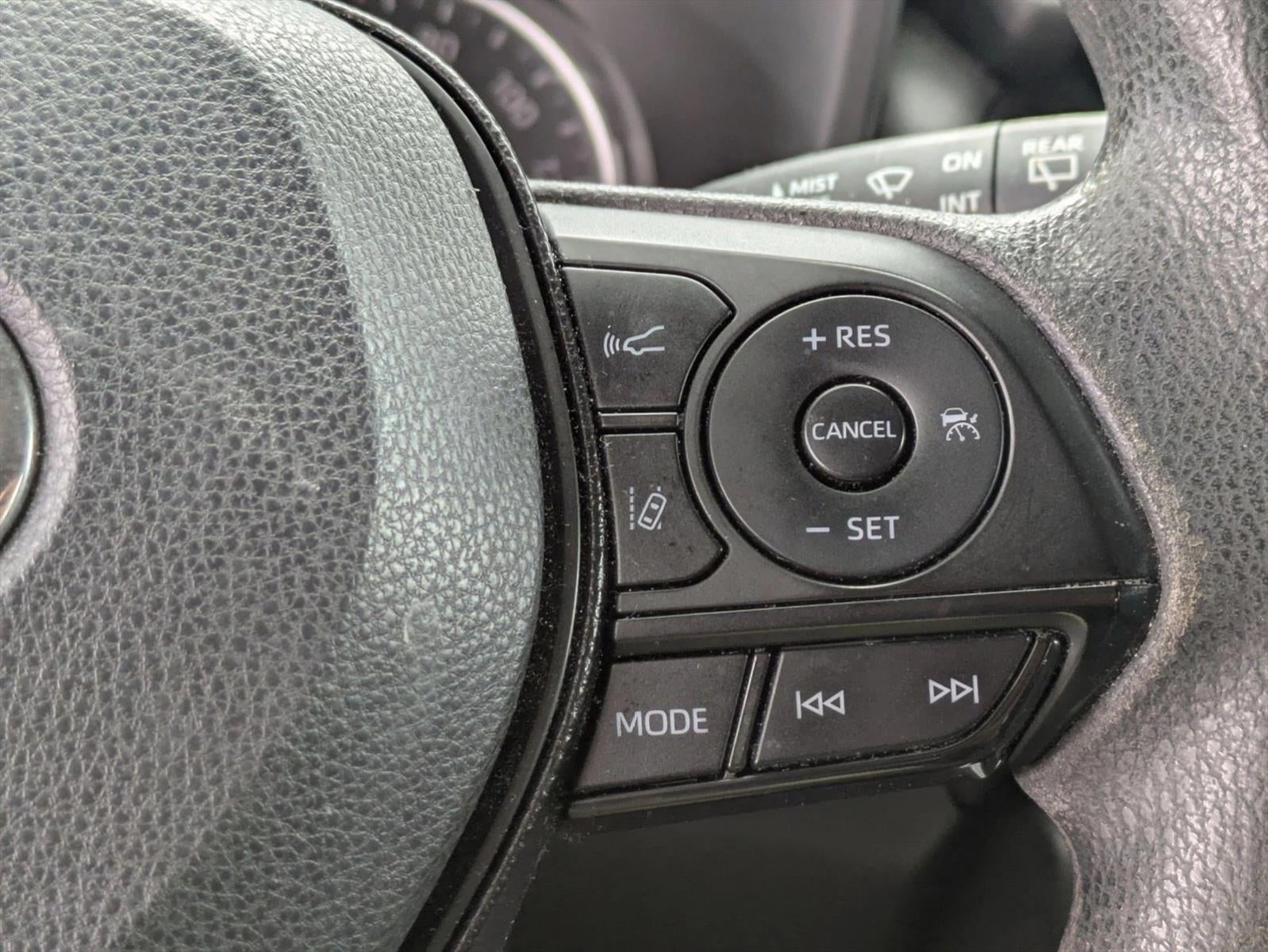 2019 Toyota RAV4 Hybrid LE AWD (Natl)