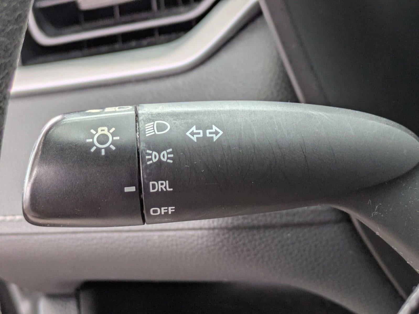 2019 Toyota RAV4 Hybrid LE AWD (Natl)