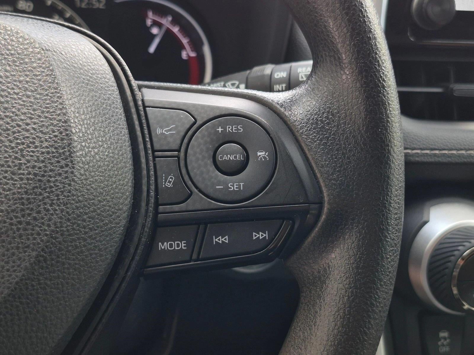 2024 Toyota RAV4 XLE FWD (GS)