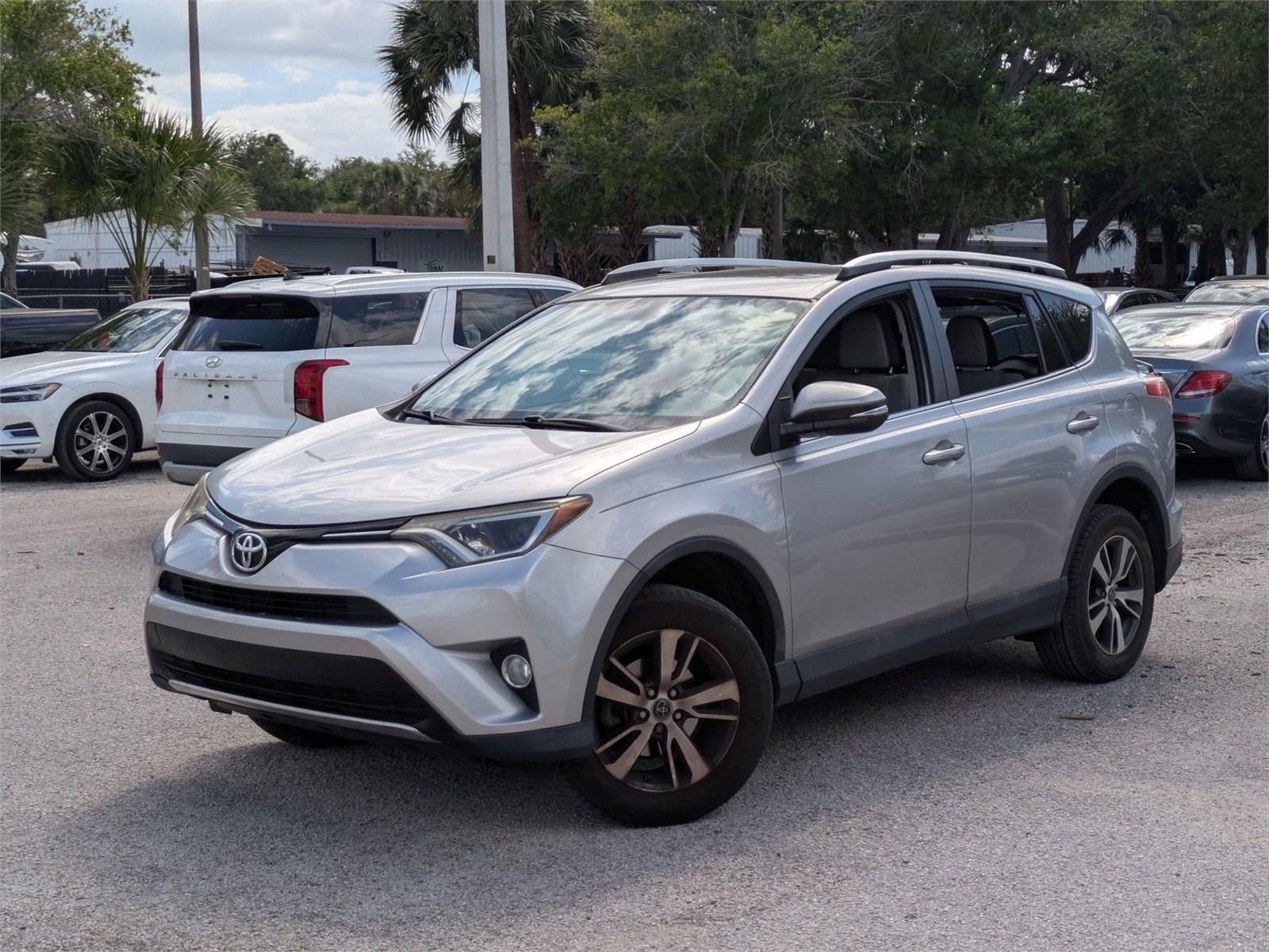 2016 Toyota RAV4 FWD 4dr XLE (GS)