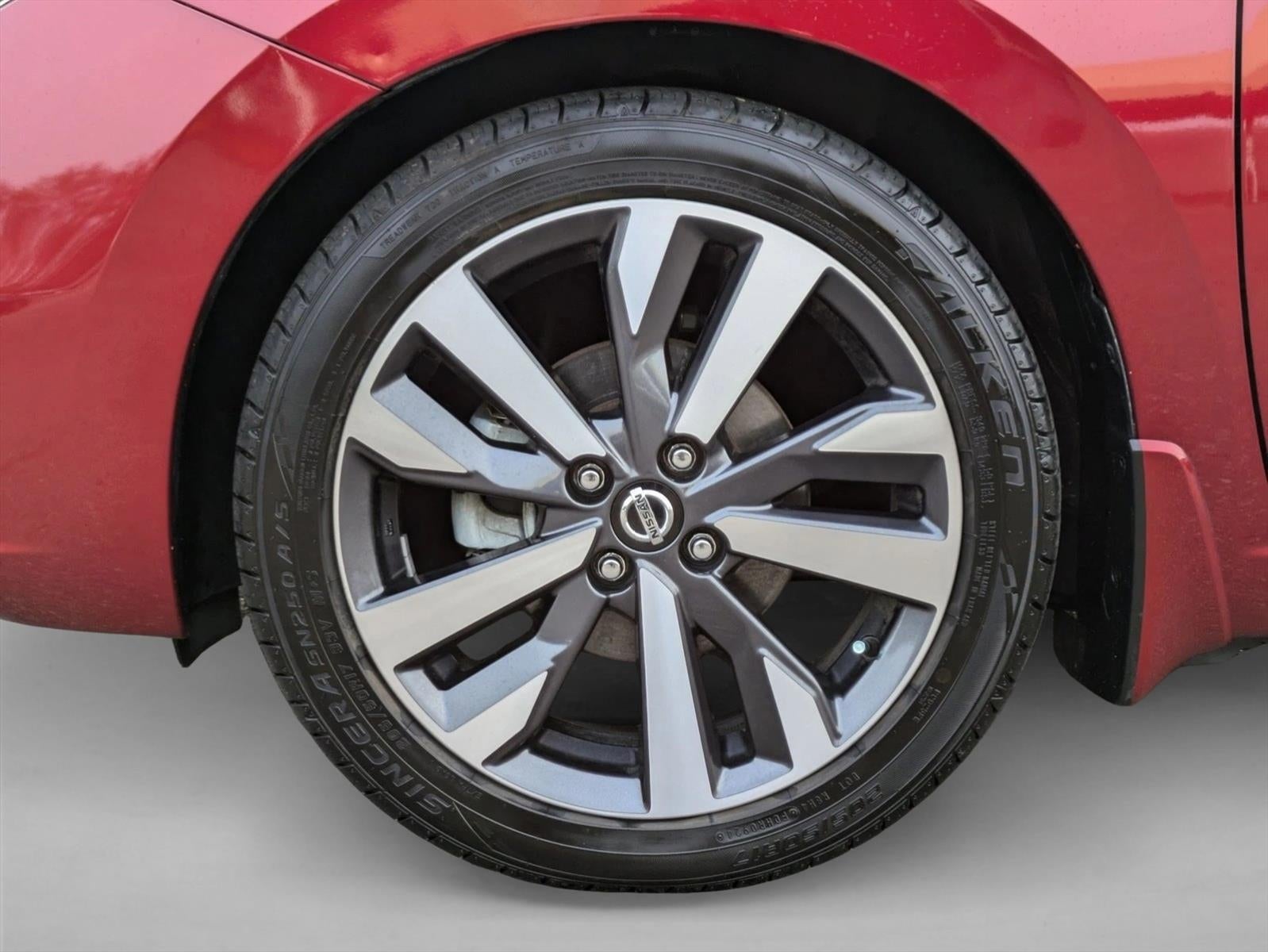 2021 Nissan Versa SR CVT