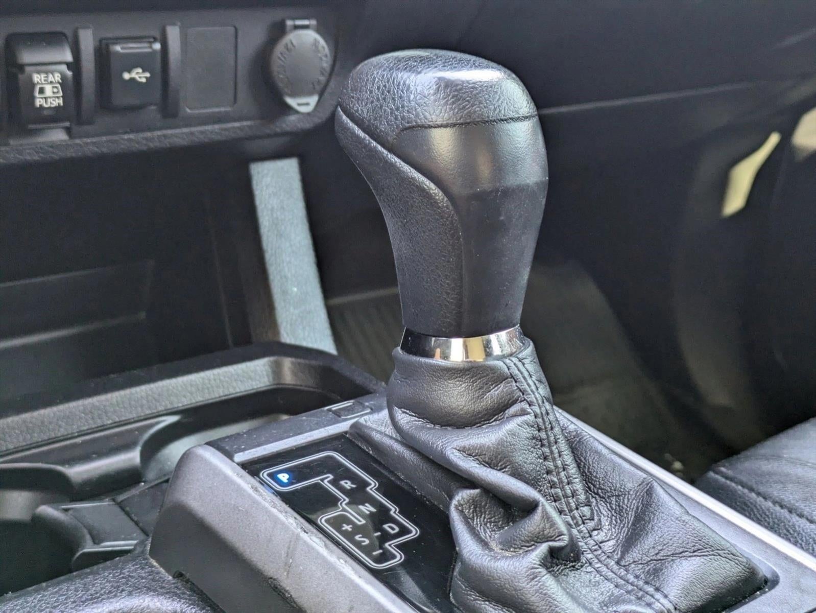 2020 Toyota Tacoma 2WD 2WD SR5 Double Cab 5' Bed V6 AT (GS)