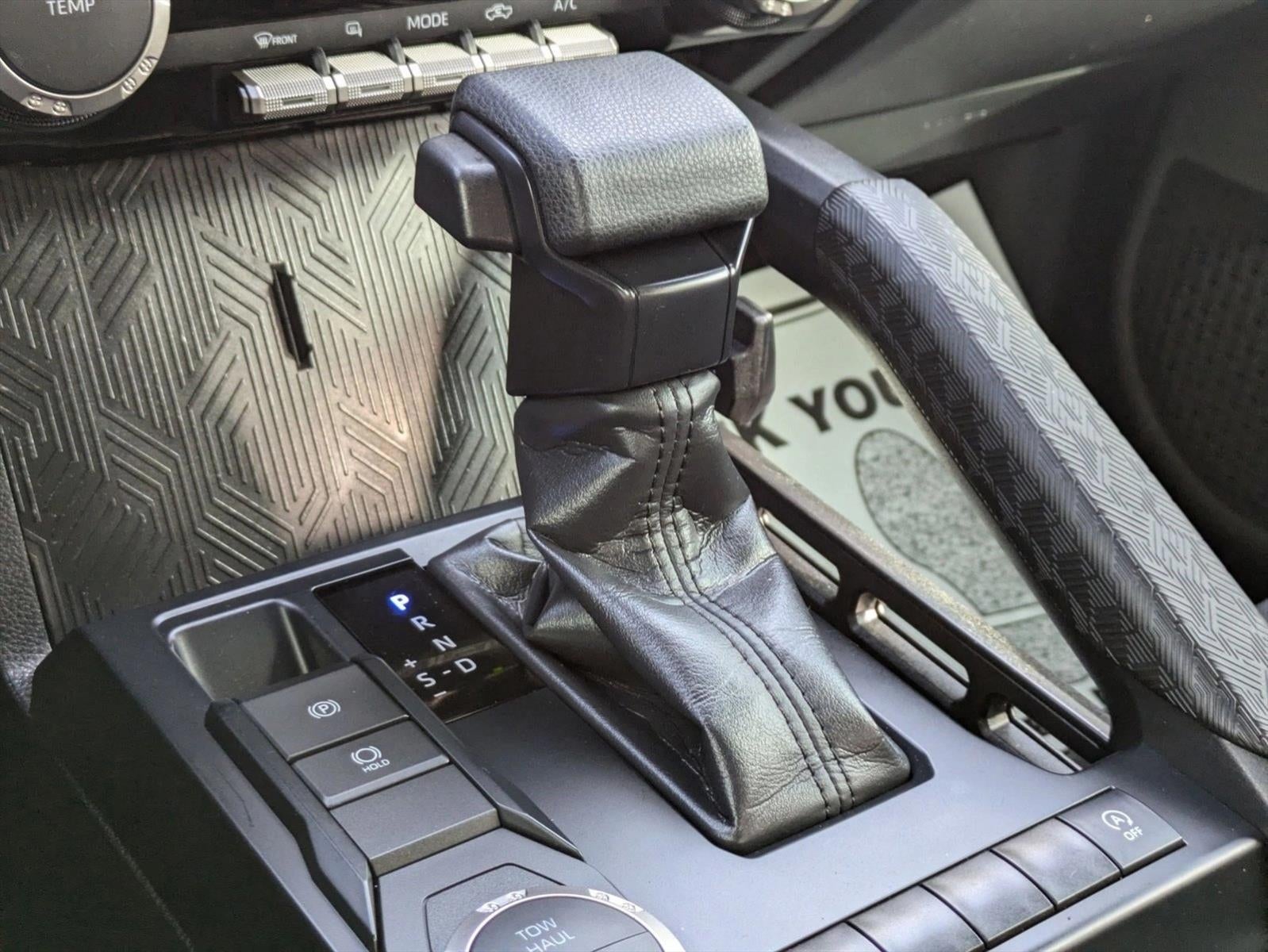 2024 Toyota Tacoma 2WD 2WD SR5 Double Cab 5' Bed AT (SE)