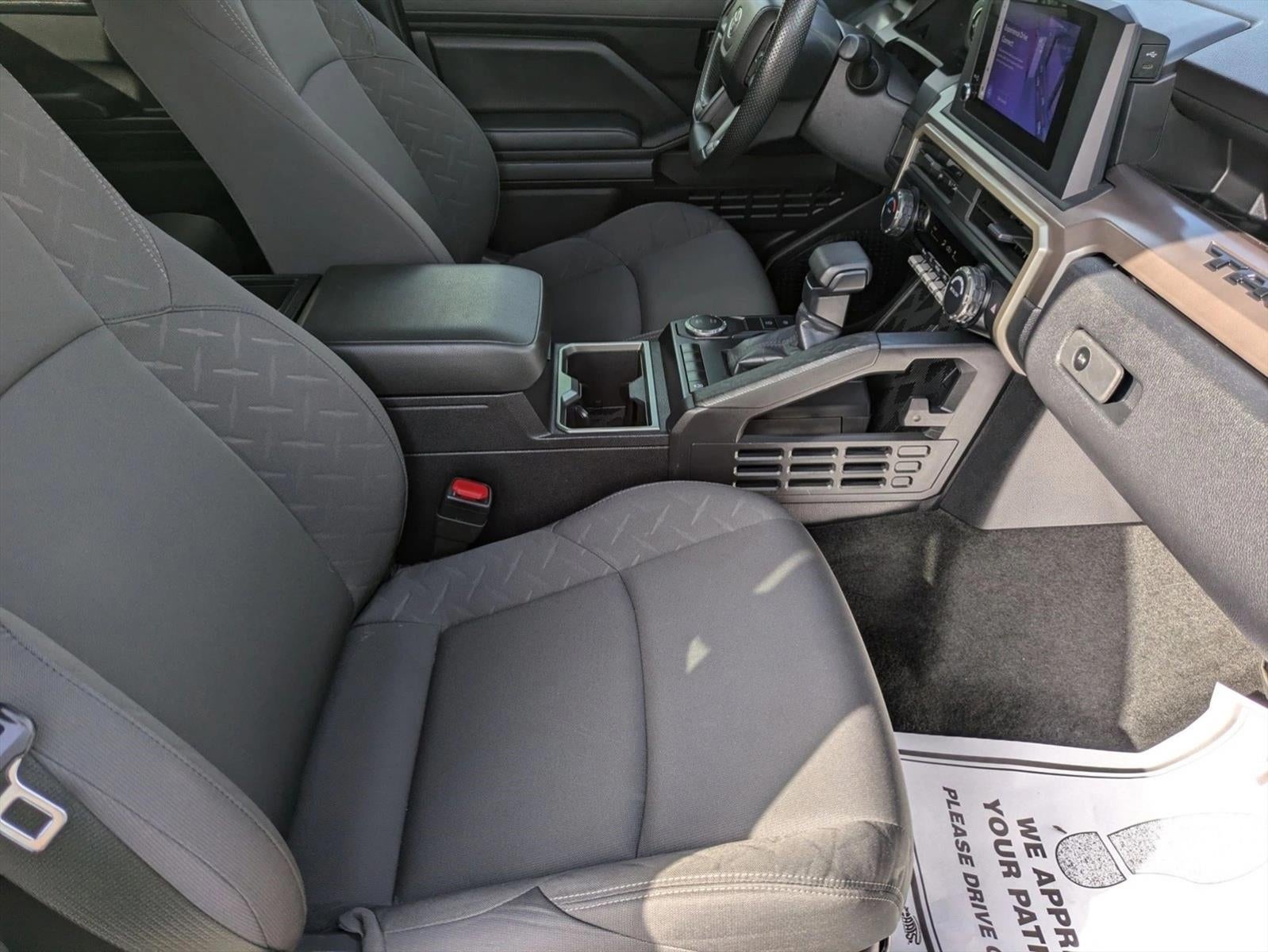 2024 Toyota Tacoma 2WD 2WD SR5 Double Cab 5' Bed AT (SE)