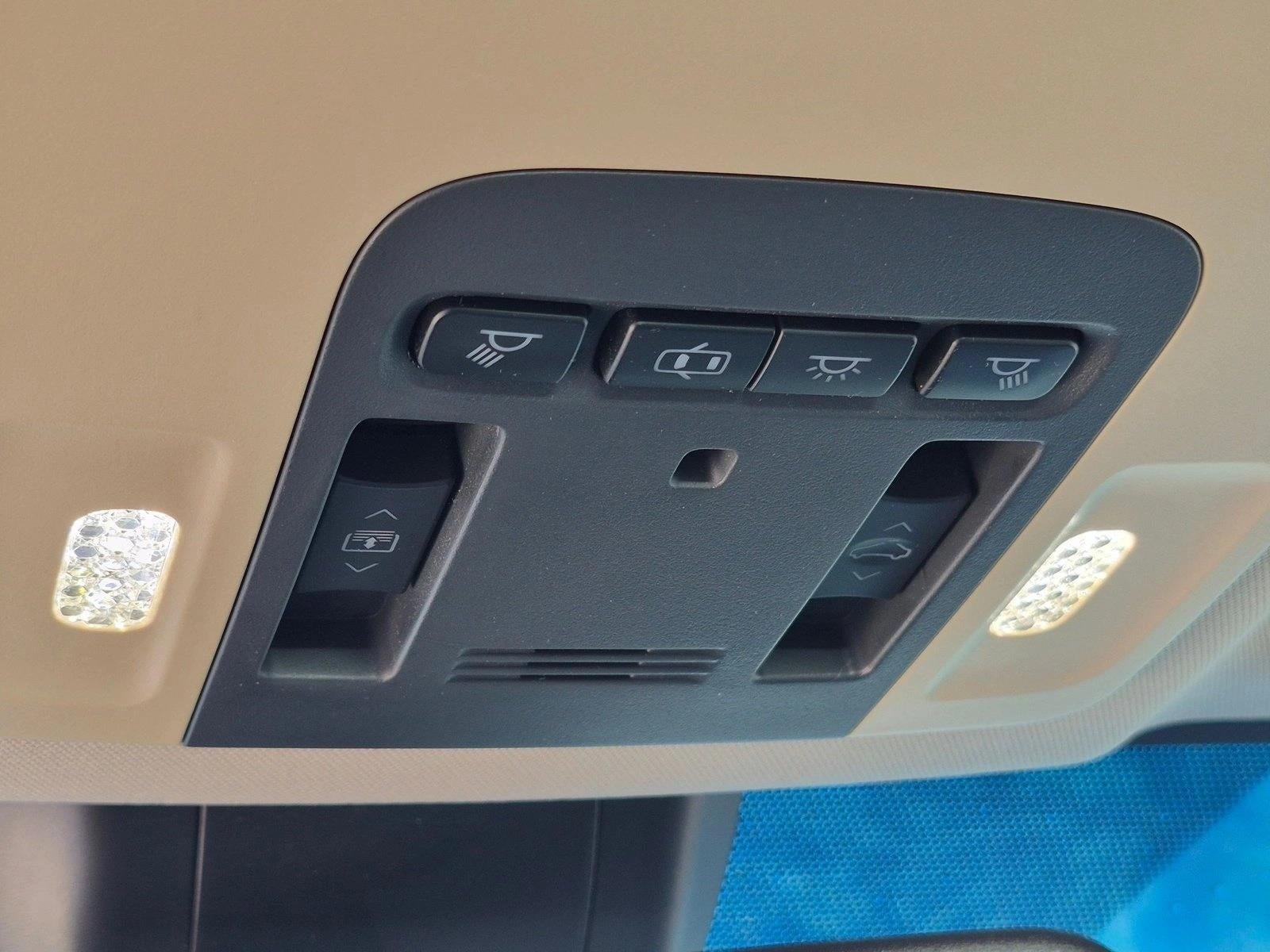2018 Toyota Camry XLE Auto (SE)