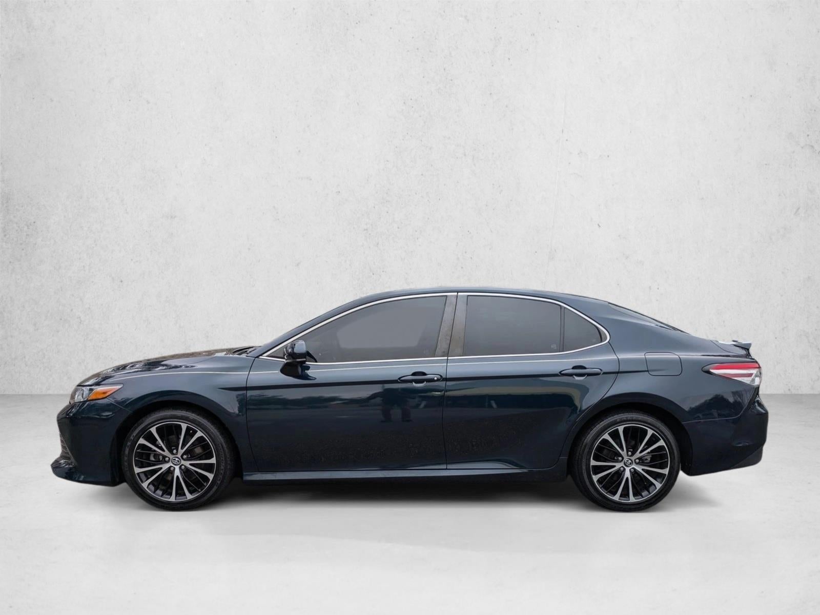 2018 Toyota Camry LE Auto (SE)