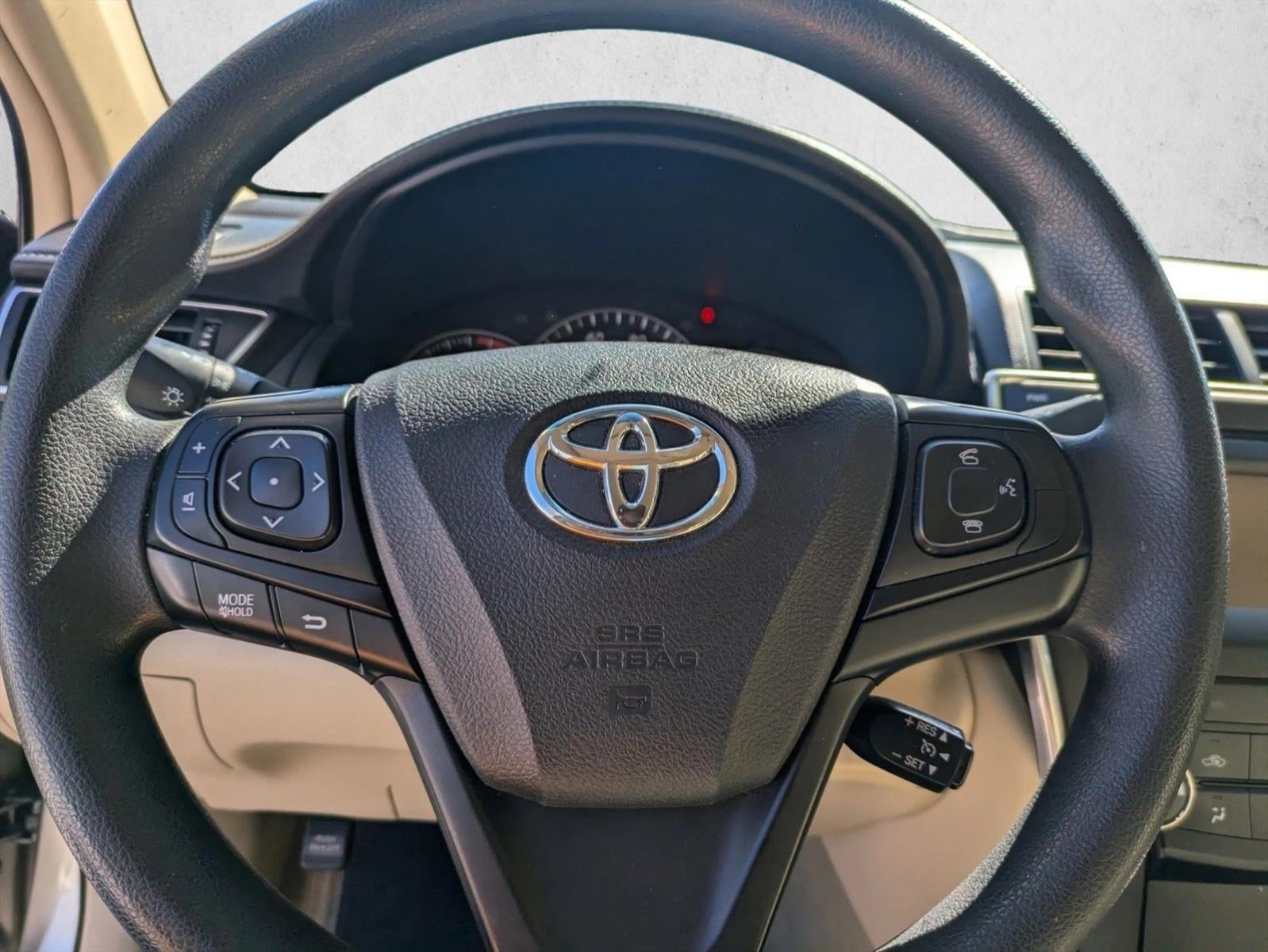 2015 Toyota Camry 4dr Sdn I4 Auto LE (Natl)