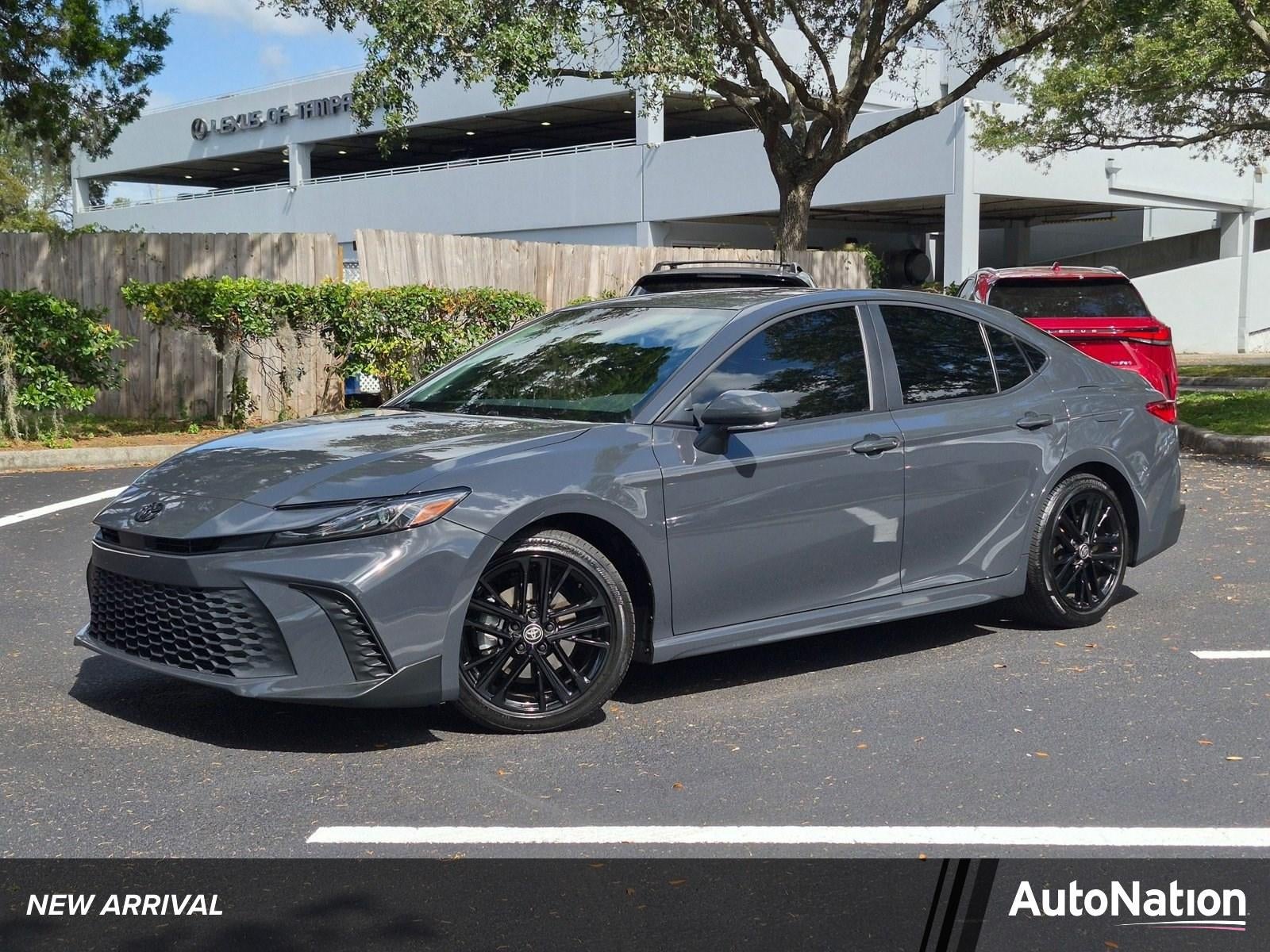 2025 Toyota Camry SE (SE)
