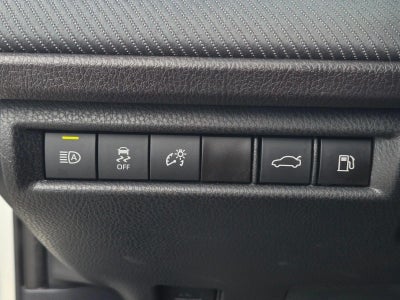 2025 Toyota Camry SE (Natl)