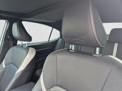 2025 Toyota Camry SE (Natl)