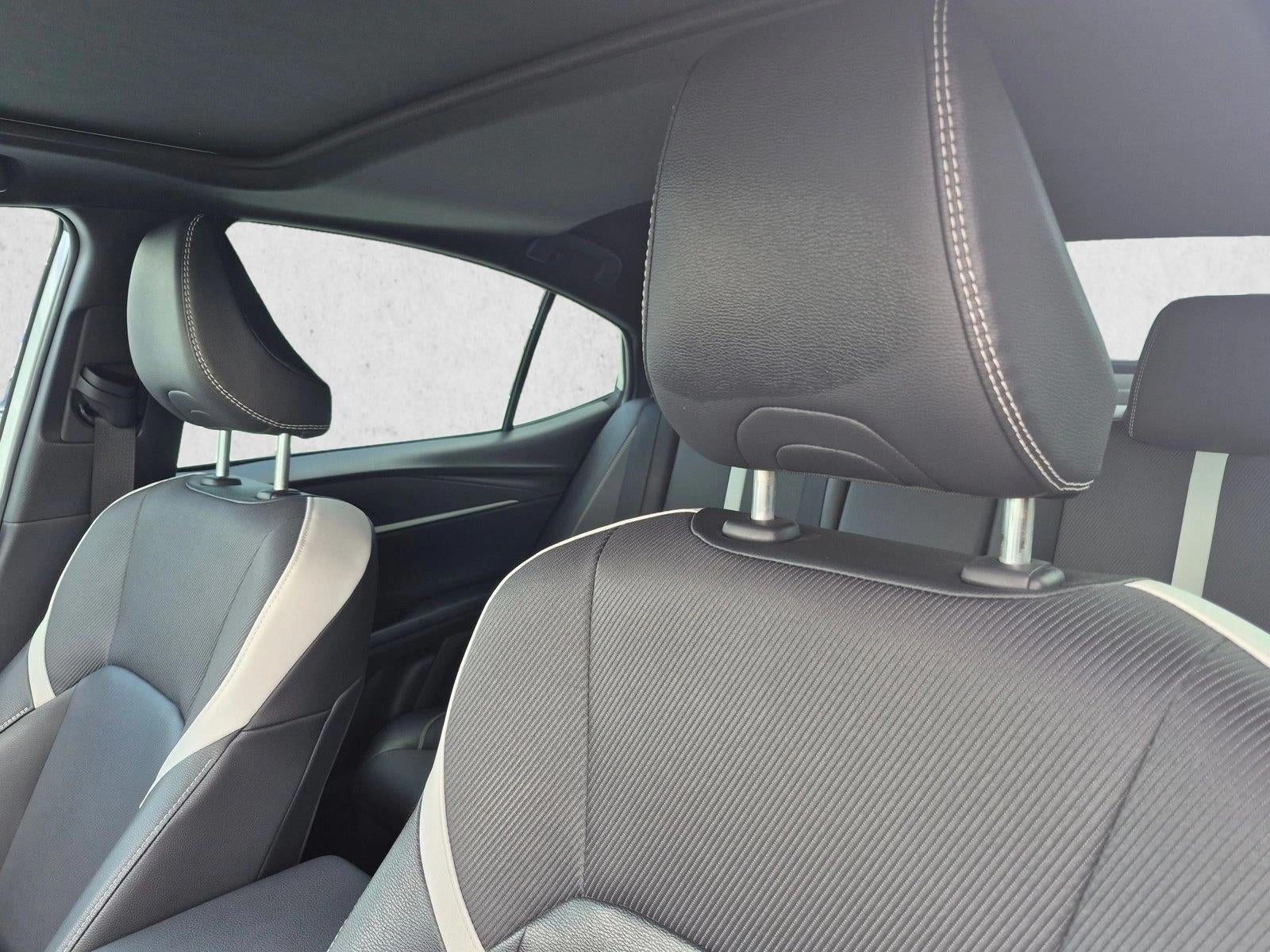 2025 Toyota Camry SE (Natl)
