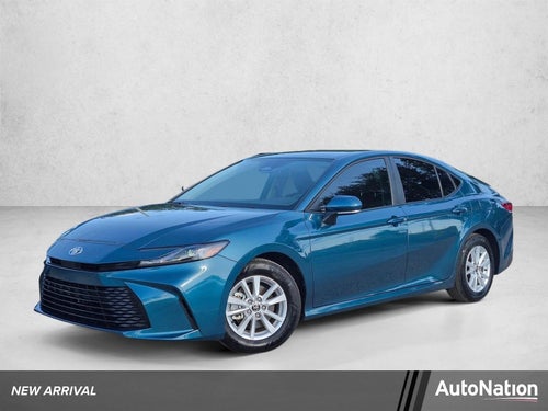 2025 Toyota Camry LE (SE)