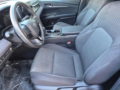 2025 Toyota Camry LE (SE)