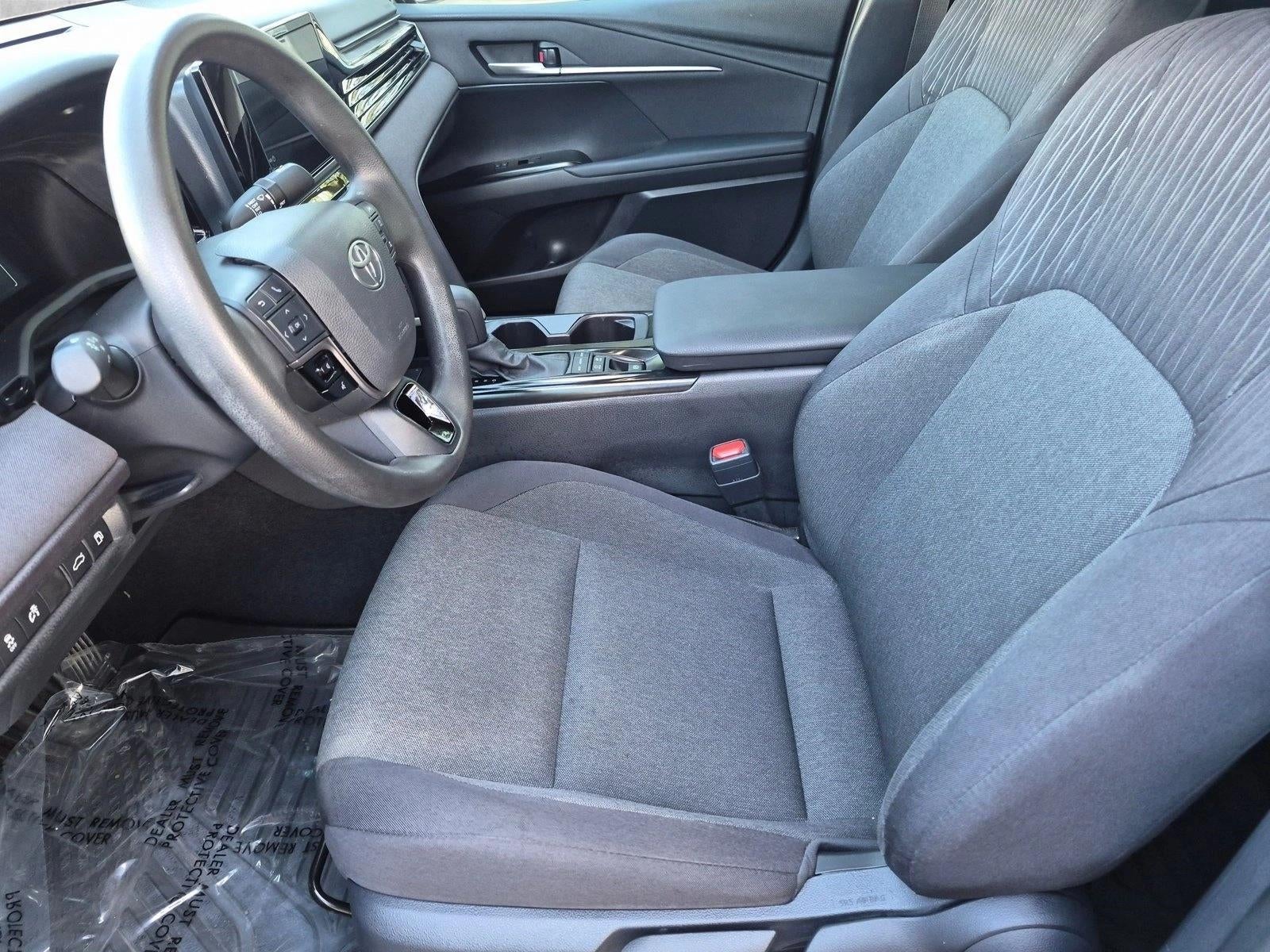 2025 Toyota Camry LE (SE)