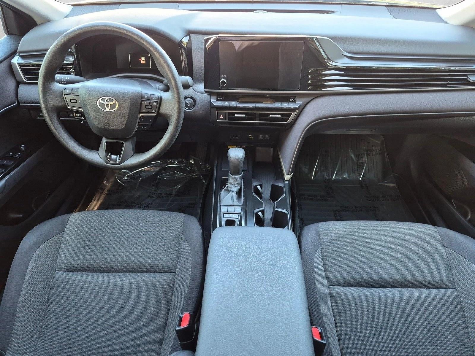 2025 Toyota Camry LE (SE)