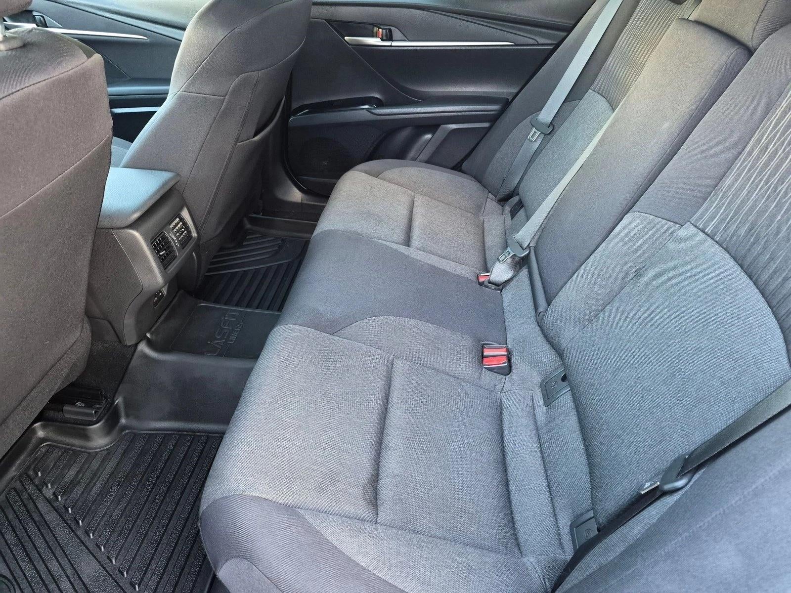 2025 Toyota Camry LE (SE)