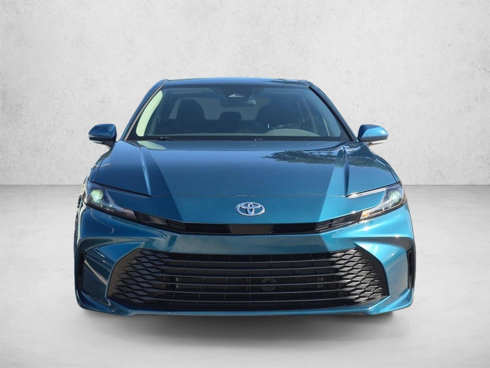 2025 Toyota Camry LE (SE)