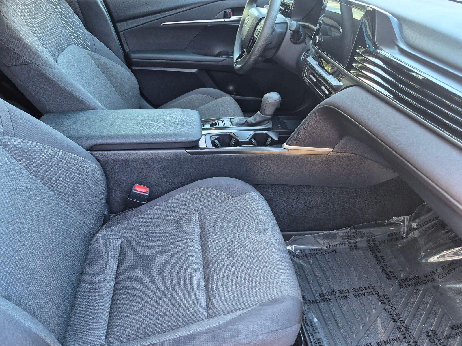 2025 Toyota Camry LE (SE)