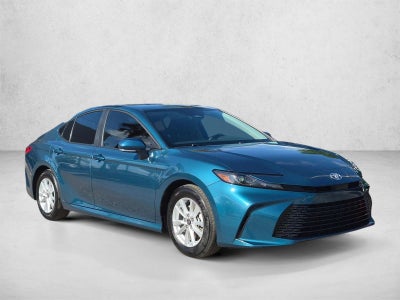 2025 Toyota Camry LE (SE)