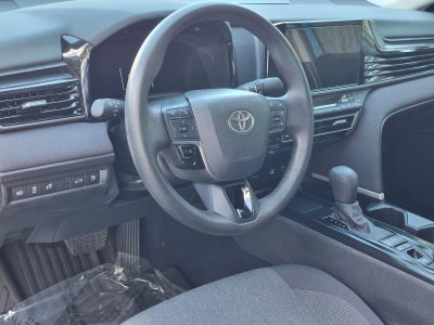 2025 Toyota Camry LE (SE)